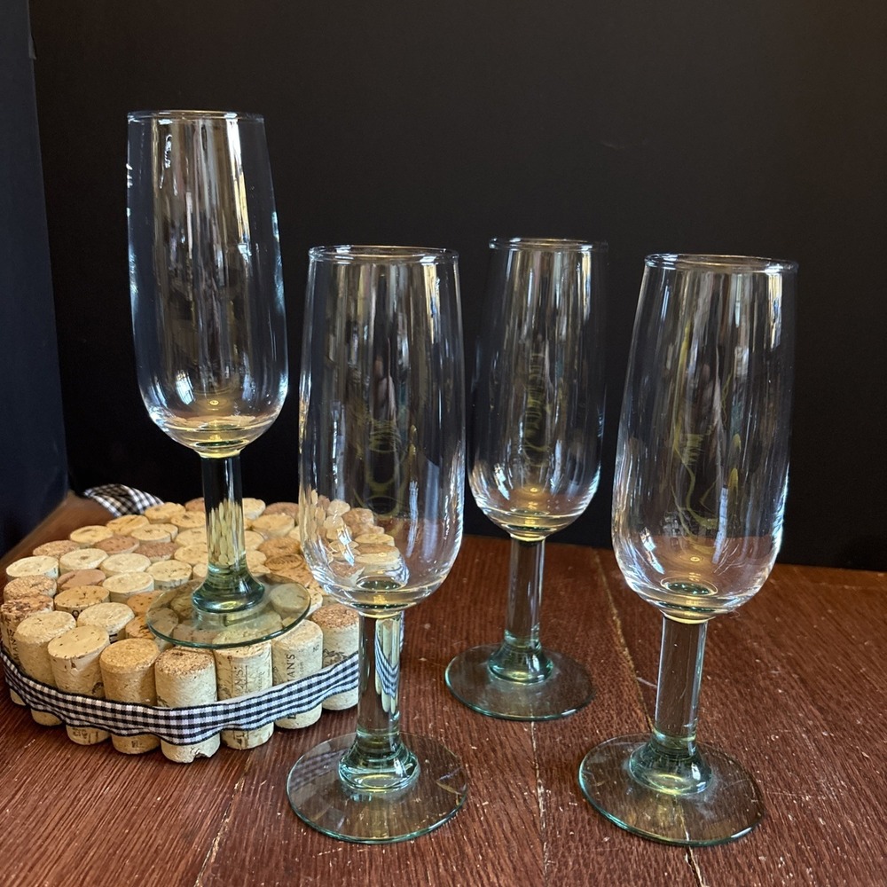 Vintage Clear Green Stemmed Wine Glass Set Of 4